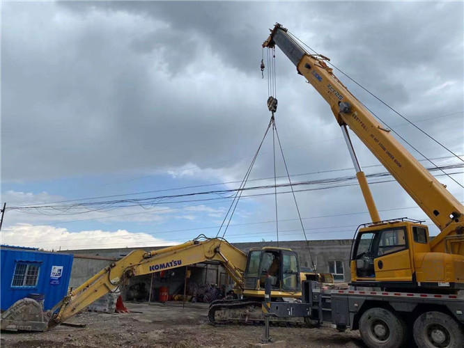 龙港市25吨吊车的工作半径是多少？