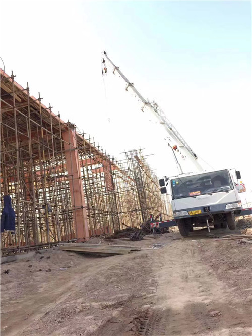 龙港市吊车作业的安全注意事项有哪些？